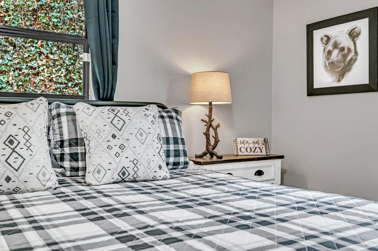 The Cozy Cove, Hot Tub, Wifi, 1089 Free Tickets Each Paid Day, Dollywood And More Sevierville Eksteriør bilde