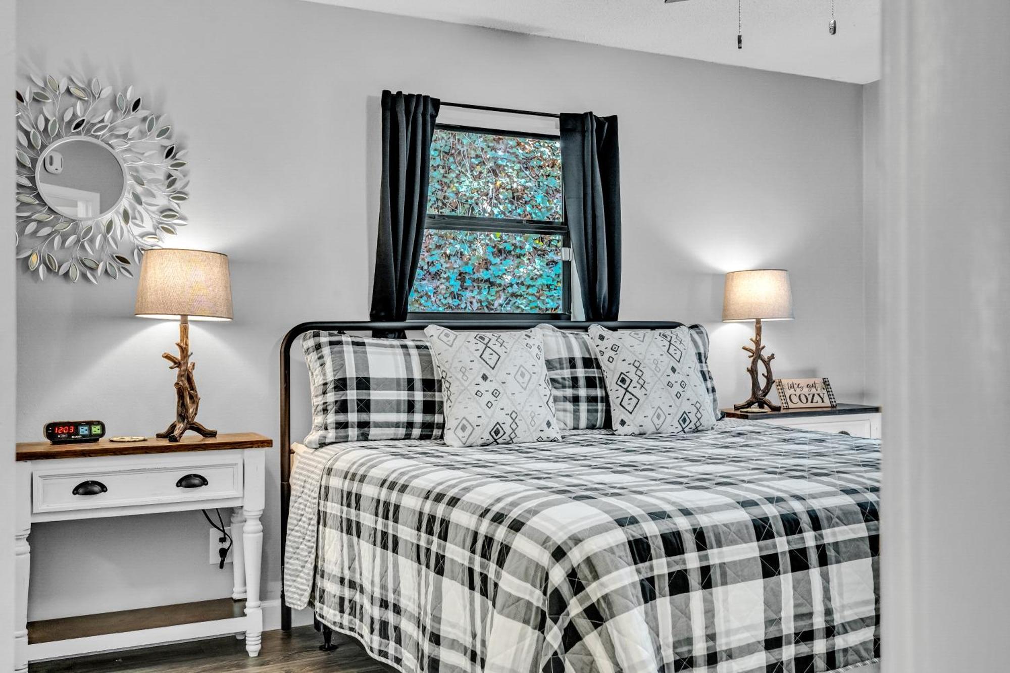 The Cozy Cove, Hot Tub, Wifi, 1089 Free Tickets Each Paid Day, Dollywood And More Sevierville Eksteriør bilde
