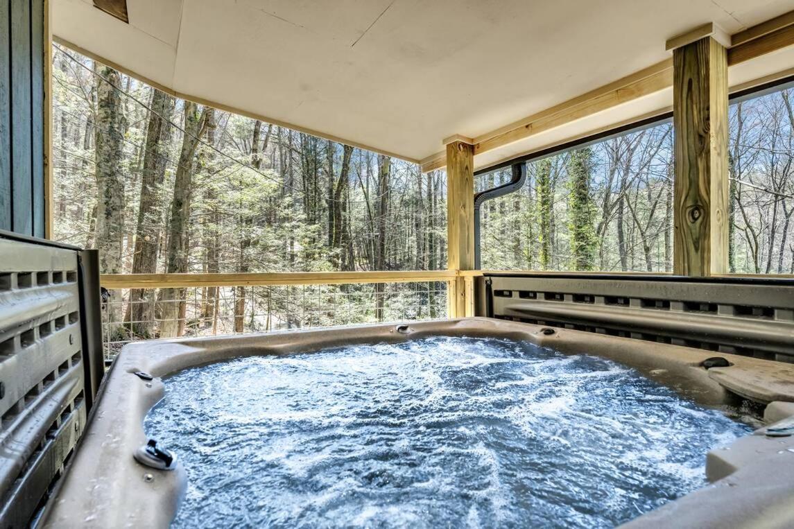 The Cozy Cove, Hot Tub, Wifi, 1089 Free Tickets Each Paid Day, Dollywood And More Sevierville Eksteriør bilde
